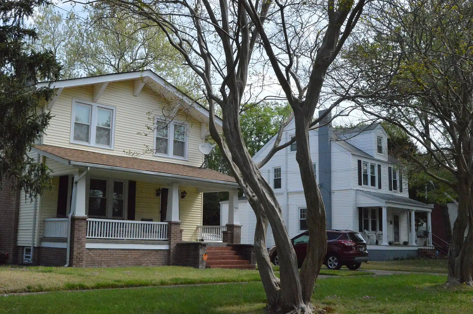 Porch-front houses on Bellevue Avenue in the Lafayette Residence Park neighborhood of Norfolk.